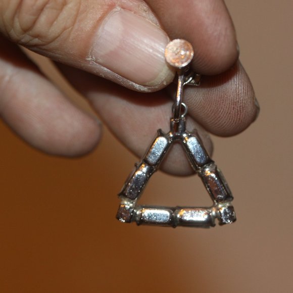 Vintage WEISS rhinestone baguette triangles dangle Screw Back earrings SIGNED - Picture 2 of 3